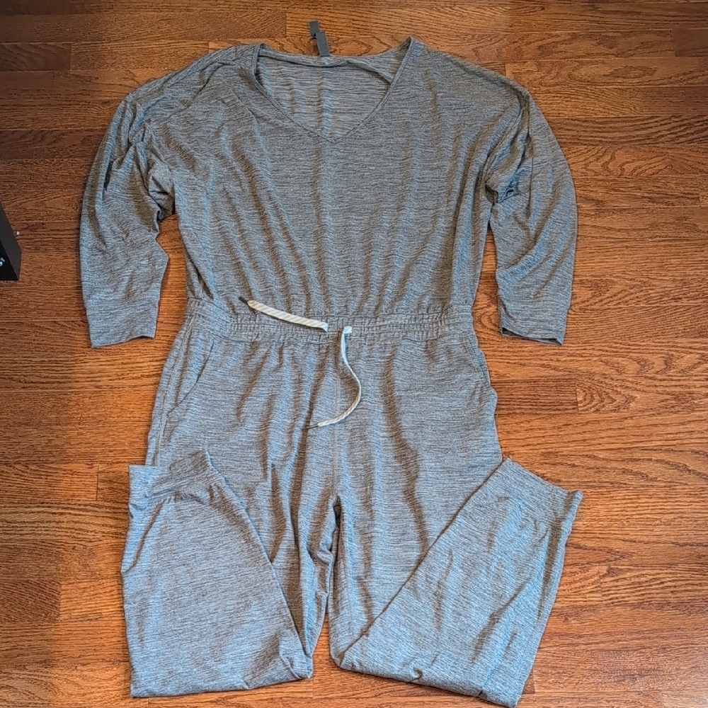 Vuori Heather Gray 3/4 Length Sleeved Jumpsuit